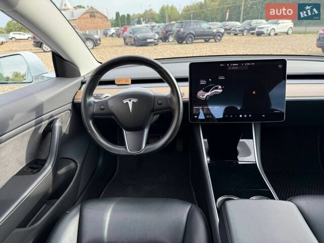 Білий Тесла Модель 3, об'ємом двигуна 0 л та пробігом 90 тис. км за 14999 $, фото 13 на Automoto.ua