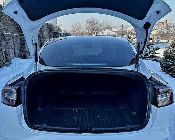 Білий Тесла Модель 3, об'ємом двигуна 0 л та пробігом 101 тис. км за 15700 $, фото 7 на Automoto.ua