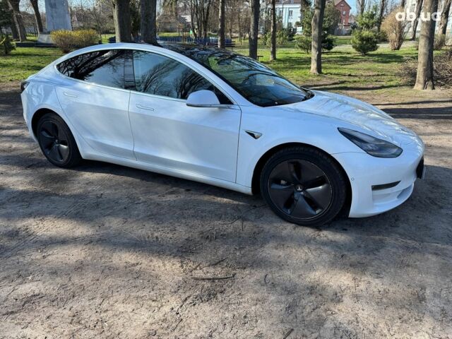 Белый Тесла Модель 3, объемом двигателя 0 л и пробегом 138 тыс. км за 18990 $, фото 3 на Automoto.ua