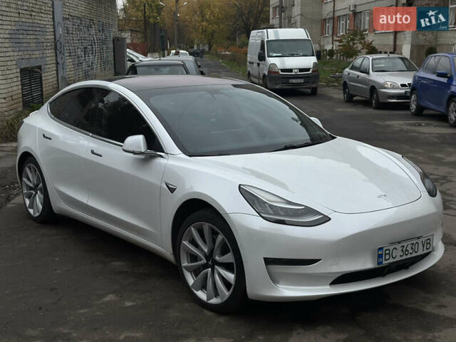 Тесла Модель 3 2018 у Львові на Automoto.ua Білий Тесла Модель 3, об'ємом двигуна 0 л та пробігом 173 тис. км за 15300 $, фото 2 на Automoto.ua