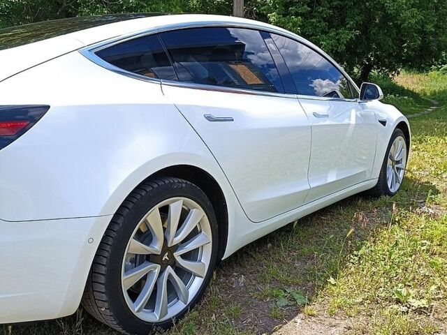 Білий Тесла Модель 3, об'ємом двигуна 0 л та пробігом 119 тис. км за 15250 $, фото 8 на Automoto.ua