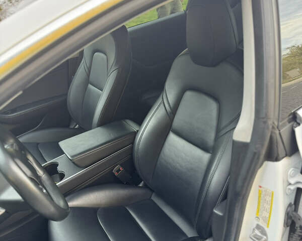 Білий Тесла Модель 3, об'ємом двигуна 0 л та пробігом 170 тис. км за 15500 $, фото 11 на Automoto.ua