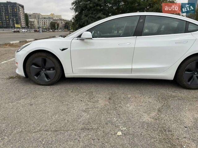 Белый Тесла Модель 3, объемом двигателя 0 л и пробегом 128 тыс. км за 16999 $, фото 11 на Automoto.ua