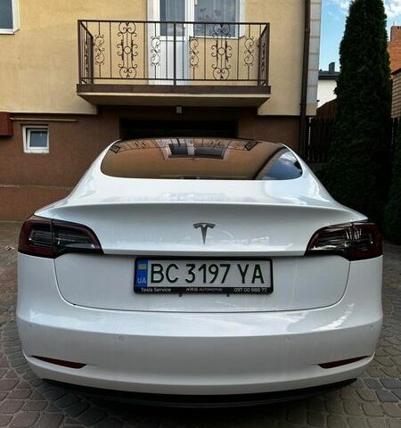 Белый Тесла Модель 3, объемом двигателя 0 л и пробегом 124 тыс. км за 17100 $, фото 3 на Automoto.ua