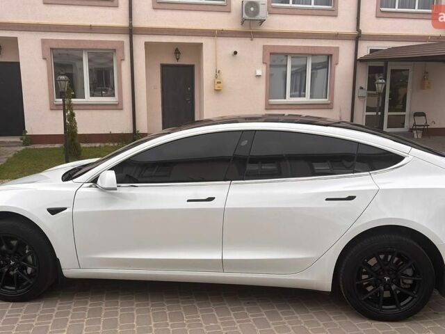 Білий Тесла Модель 3, об'ємом двигуна 0 л та пробігом 220 тис. км за 15500 $, фото 11 на Automoto.ua