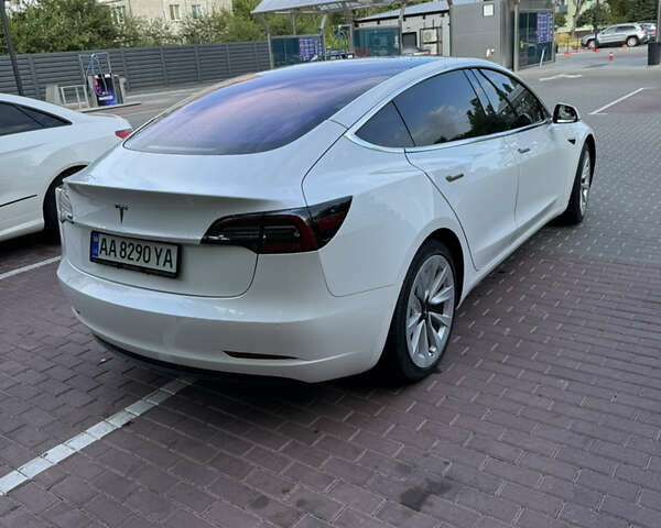 Белый Тесла Модель 3, объемом двигателя 0 л и пробегом 132 тыс. км за 14999 $, фото 4 на Automoto.ua