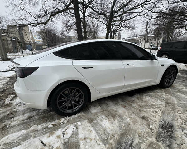 Белый Тесла Модель 3, объемом двигателя 0 л и пробегом 78 тыс. км за 18000 $, фото 1 на Automoto.ua
