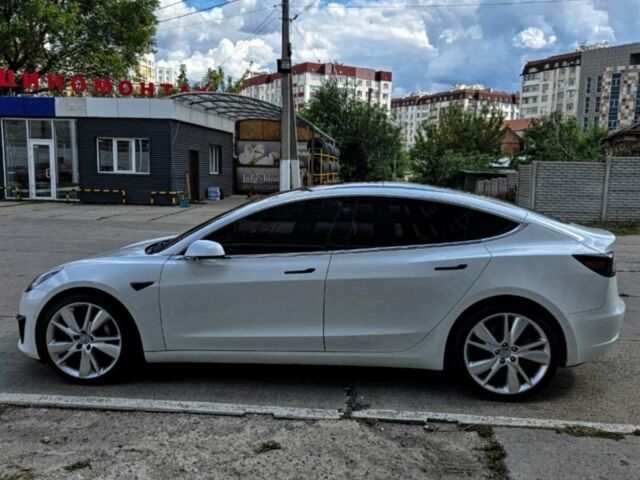 Білий Тесла Модель 3, об'ємом двигуна 0 л та пробігом 150 тис. км за 16500 $, фото 4 на Automoto.ua