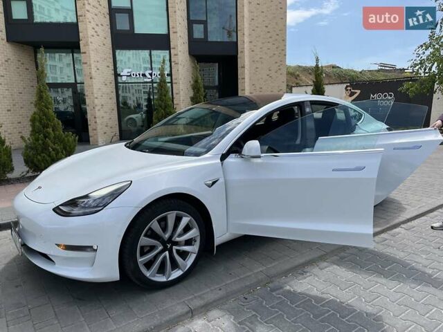 Білий Тесла Модель 3, об'ємом двигуна 0 л та пробігом 114 тис. км за 19999 $, фото 9 на Automoto.ua