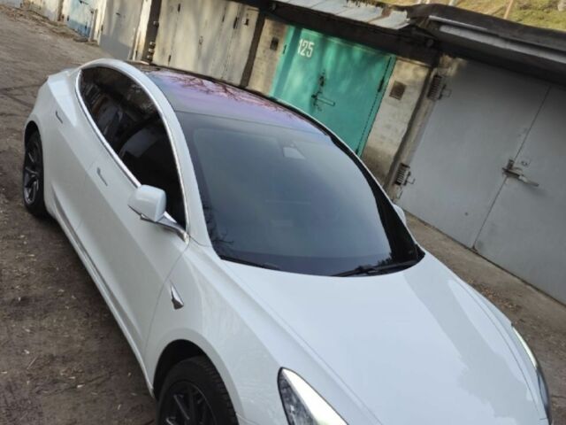 Білий Тесла Модель 3, об'ємом двигуна 0 л та пробігом 160 тис. км за 17000 $, фото 6 на Automoto.ua