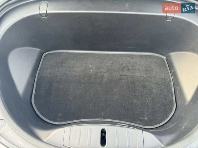 Белый Тесла Модель 3, объемом двигателя 0 л и пробегом 299 тыс. км за 16000 $, фото 16 на Automoto.ua