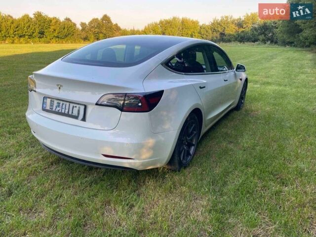 Белый Тесла Модель 3, объемом двигателя 0 л и пробегом 192 тыс. км за 17500 $, фото 1 на Automoto.ua
