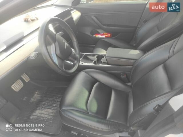 Білий Тесла Модель 3, об'ємом двигуна 0 л та пробігом 51 тис. км за 18500 $, фото 16 на Automoto.ua