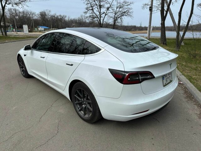 Белый Тесла Модель 3, объемом двигателя 0 л и пробегом 1 тыс. км за 18500 $, фото 3 на Automoto.ua