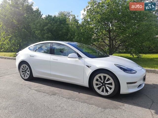 Белый Тесла Модель 3, объемом двигателя 0 л и пробегом 40 тыс. км за 21500 $, фото 6 на Automoto.ua