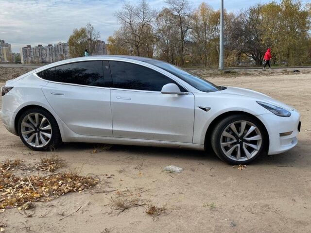 Белый Тесла Модель 3, объемом двигателя 0 л и пробегом 0 тыс. км за 17800 $, фото 2 на Automoto.ua