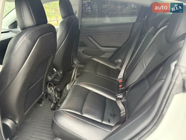 Белый Тесла Модель 3, объемом двигателя 0 л и пробегом 198 тыс. км за 14900 $, фото 11 на Automoto.ua