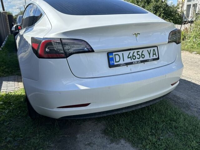 Белый Тесла Модель 3, объемом двигателя 0 л и пробегом 110 тыс. км за 14472 $, фото 4 на Automoto.ua
