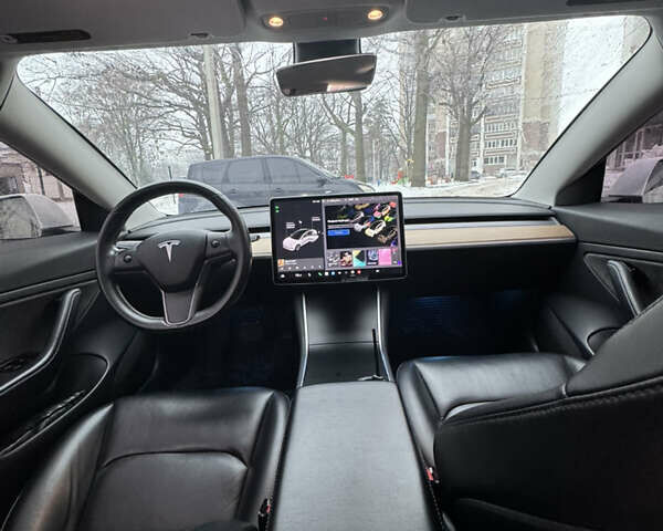 Белый Тесла Модель 3, объемом двигателя 0 л и пробегом 78 тыс. км за 18000 $, фото 8 на Automoto.ua