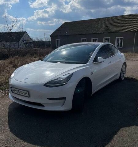 Білий Тесла Модель 3, об'ємом двигуна 0 л та пробігом 51 тис. км за 18500 $, фото 1 на Automoto.ua