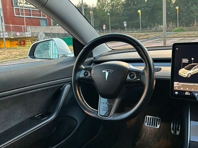 Белый Тесла Модель 3, объемом двигателя 0 л и пробегом 165 тыс. км за 25000 $, фото 4 на Automoto.ua