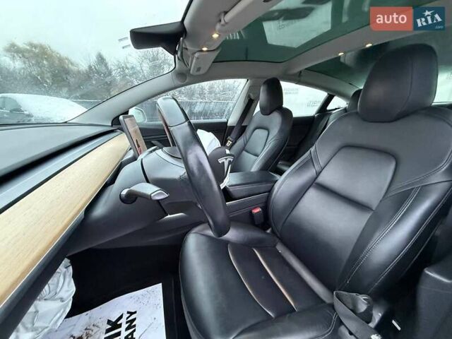 Білий Тесла Модель 3, об'ємом двигуна 0 л та пробігом 123 тис. км за 12800 $, фото 20 на Automoto.ua