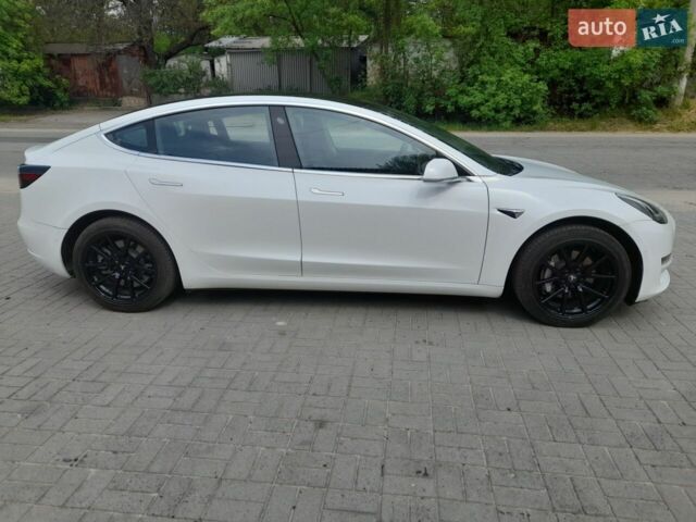 Белый Тесла Модель 3, объемом двигателя 0 л и пробегом 84 тыс. км за 17800 $, фото 2 на Automoto.ua