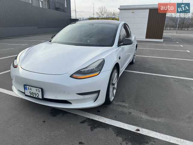Белый Тесла Модель 3, объемом двигателя 0 л и пробегом 299 тыс. км за 16000 $, фото 3 на Automoto.ua