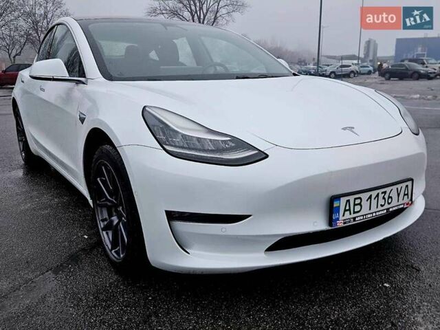 Белый Тесла Модель 3, объемом двигателя 0 л и пробегом 100 тыс. км за 14900 $, фото 9 на Automoto.ua