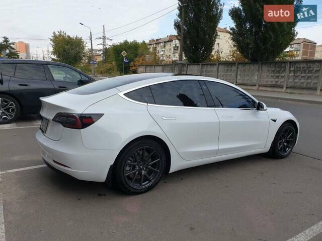 Білий Тесла Модель 3, об'ємом двигуна 0 л та пробігом 99 тис. км за 17900 $, фото 7 на Automoto.ua