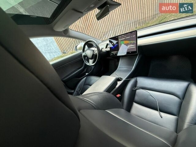 Белый Тесла Модель 3, объемом двигателя 0 л и пробегом 186 тыс. км за 13900 $, фото 32 на Automoto.ua