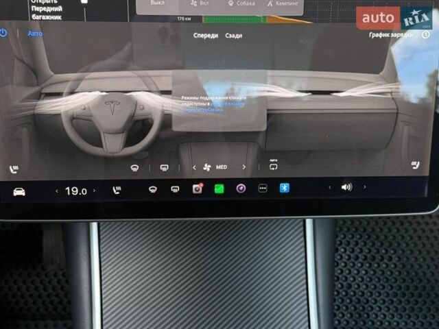 Белый Тесла Модель 3, объемом двигателя 0 л и пробегом 186 тыс. км за 13900 $, фото 25 на Automoto.ua