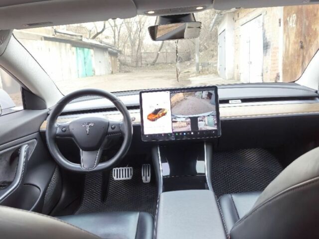 Білий Тесла Модель 3, об'ємом двигуна 0 л та пробігом 160 тис. км за 17000 $, фото 2 на Automoto.ua