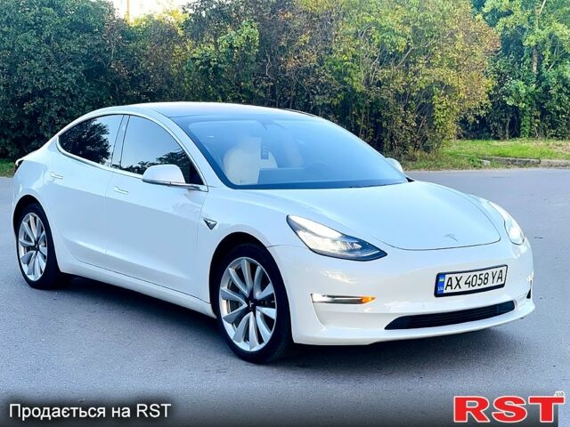 Білий Тесла Модель 3, об'ємом двигуна 0 л та пробігом 107 тис. км за 18000 $, фото 1 на Automoto.ua