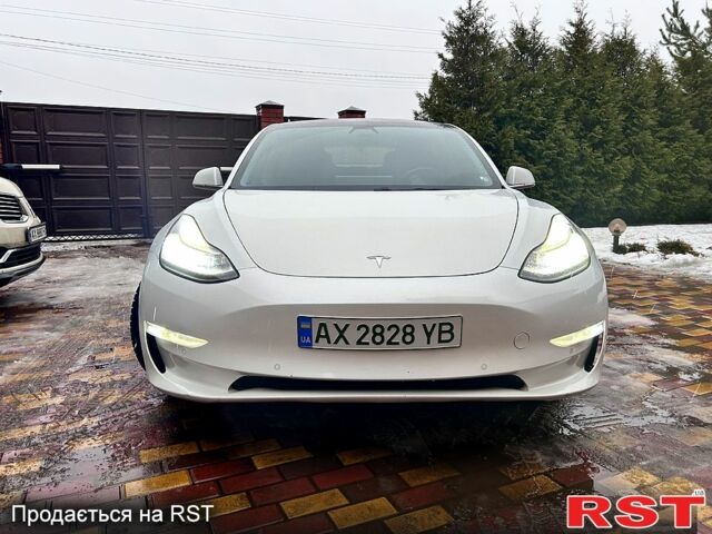 Белый Тесла Модель 3, объемом двигателя 0.3 л и пробегом 149 тыс. км за 16900 $, фото 20 на Automoto.ua