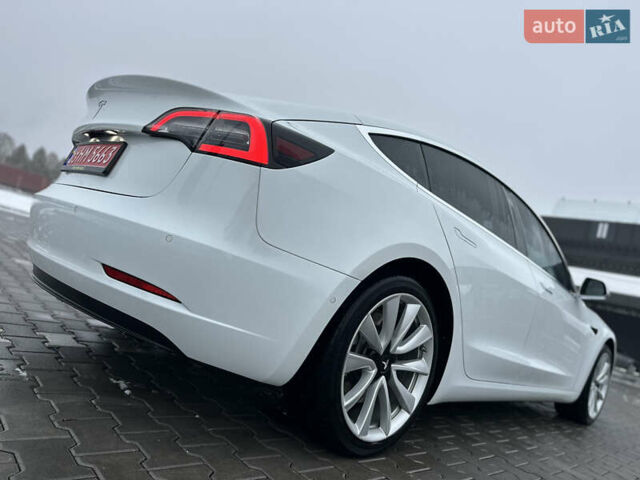 Білий Тесла Модель 3, об'ємом двигуна 0 л та пробігом 118 тис. км за 14999 $, фото 19 на Automoto.ua