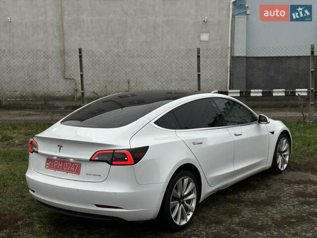 Белый Тесла Модель 3, объемом двигателя 0 л и пробегом 202 тыс. км за 13900 $, фото 7 на Automoto.ua