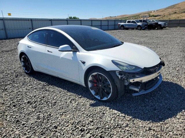 Білий Тесла Модель 3, об'ємом двигуна 0 л та пробігом 41 тис. км за 3995 $, фото 3 на Automoto.ua