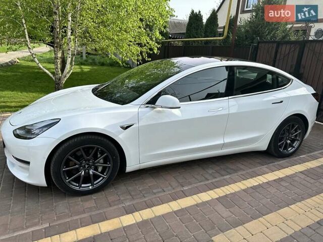 Белый Тесла Модель 3, объемом двигателя 0 л и пробегом 80 тыс. км за 22200 $, фото 10 на Automoto.ua