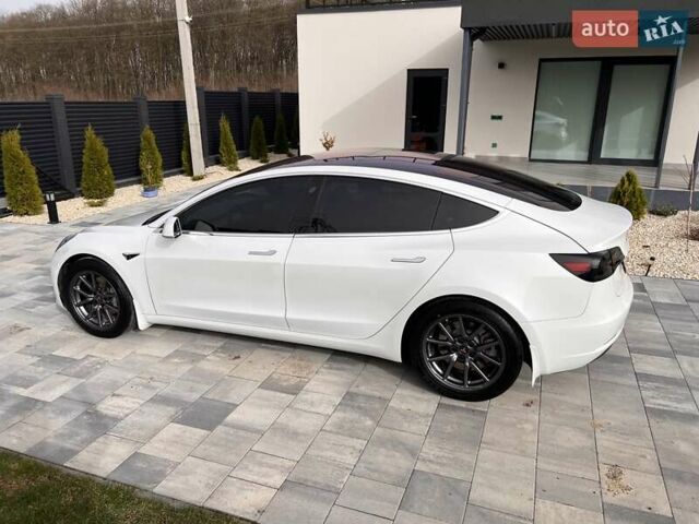 Белый Тесла Модель 3, объемом двигателя 0 л и пробегом 132 тыс. км за 20100 $, фото 7 на Automoto.ua