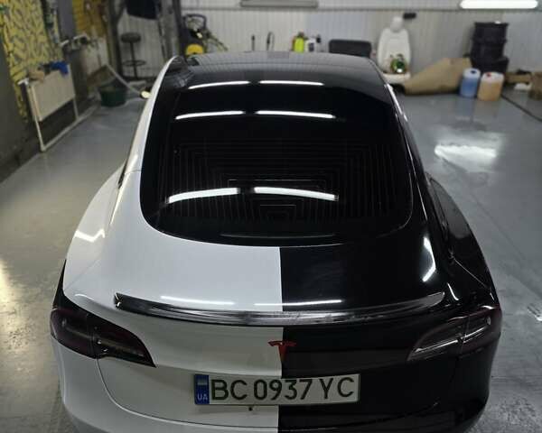 Белый Тесла Модель 3, объемом двигателя 0 л и пробегом 72 тыс. км за 16750 $, фото 3 на Automoto.ua