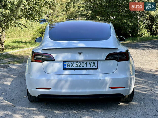 Белый Тесла Модель 3, объемом двигателя 0 л и пробегом 176 тыс. км за 16000 $, фото 6 на Automoto.ua
