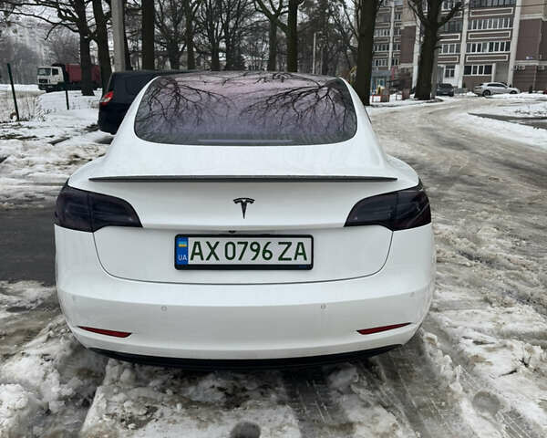 Белый Тесла Модель 3, объемом двигателя 0 л и пробегом 78 тыс. км за 18000 $, фото 2 на Automoto.ua