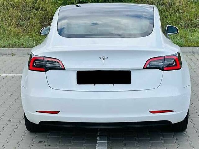 Белый Тесла Модель 3, объемом двигателя 0 л и пробегом 76 тыс. км за 12400 $, фото 6 на Automoto.ua