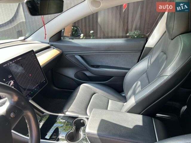 Білий Тесла Модель 3, об'ємом двигуна 0 л та пробігом 126 тис. км за 15500 $, фото 23 на Automoto.ua