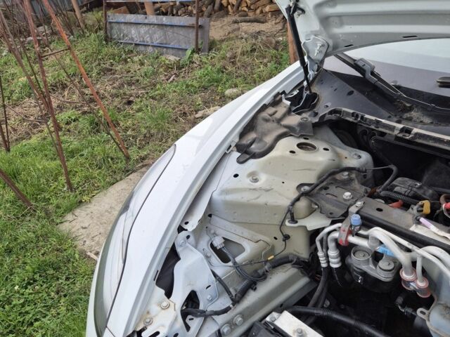 Білий Тесла Модель 3, об'ємом двигуна 0 л та пробігом 48 тис. км за 11800 $, фото 6 на Automoto.ua