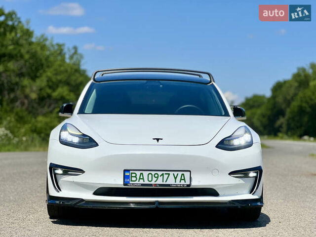 Белый Тесла Модель 3, объемом двигателя 0 л и пробегом 160 тыс. км за 20300 $, фото 4 на Automoto.ua