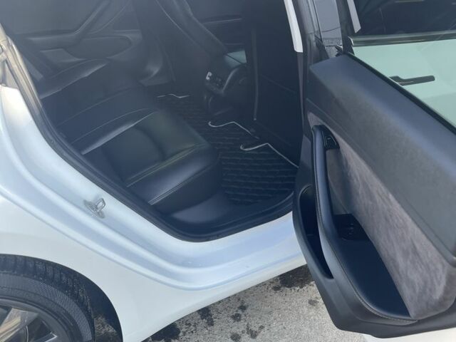 Білий Тесла Модель 3, об'ємом двигуна 0 л та пробігом 170 тис. км за 17000 $, фото 5 на Automoto.ua