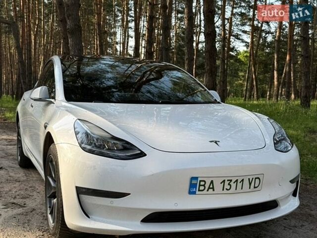 Белый Тесла Модель 3, объемом двигателя 0 л и пробегом 204 тыс. км за 14499 $, фото 2 на Automoto.ua
