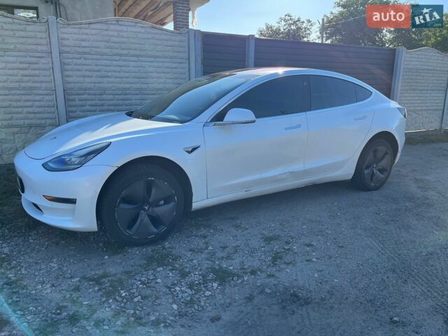 Белый Тесла Модель 3, объемом двигателя 0 л и пробегом 186 тыс. км за 14999 $, фото 8 на Automoto.ua